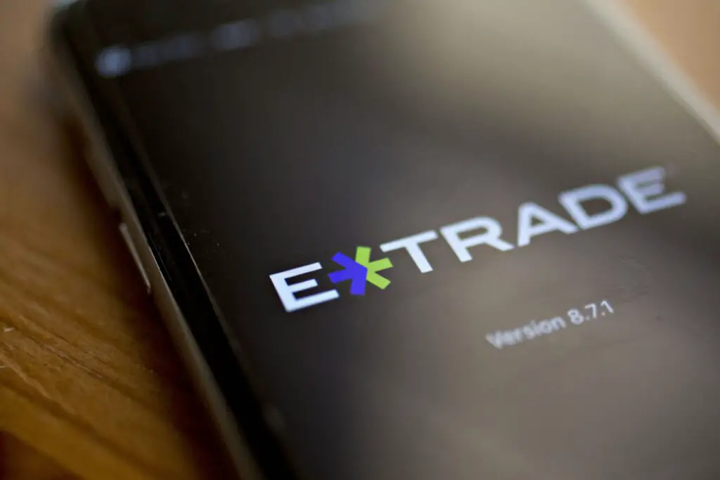 does etrade have crypto?